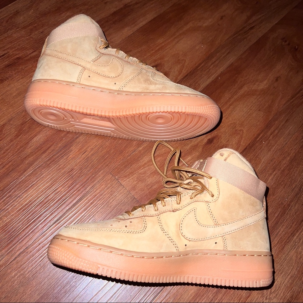 NWB Nike Air Force 1 High LV8 Flax 2015